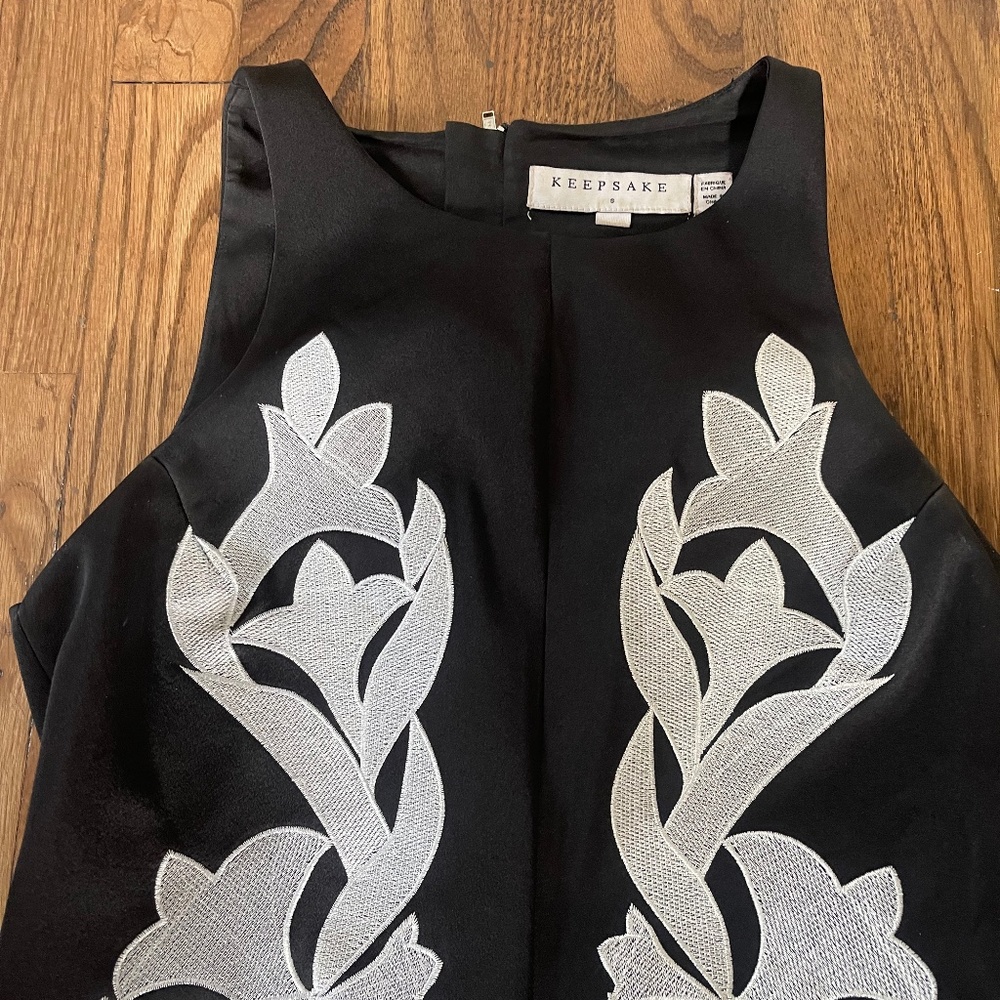 Keepsake Embroidered Romper - Picture 5 of 6